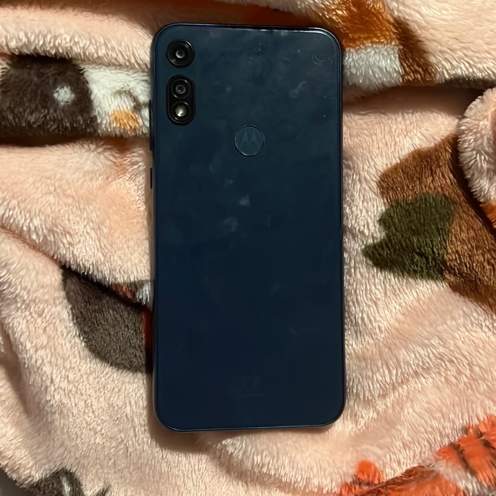 moto phone dark blue great condition no sd card included